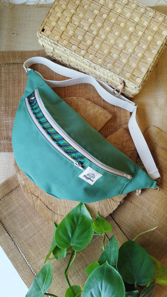 NOMADE - le sac banane XXL - Baghu - Sac artisanal belge Ethnique - vert sauge